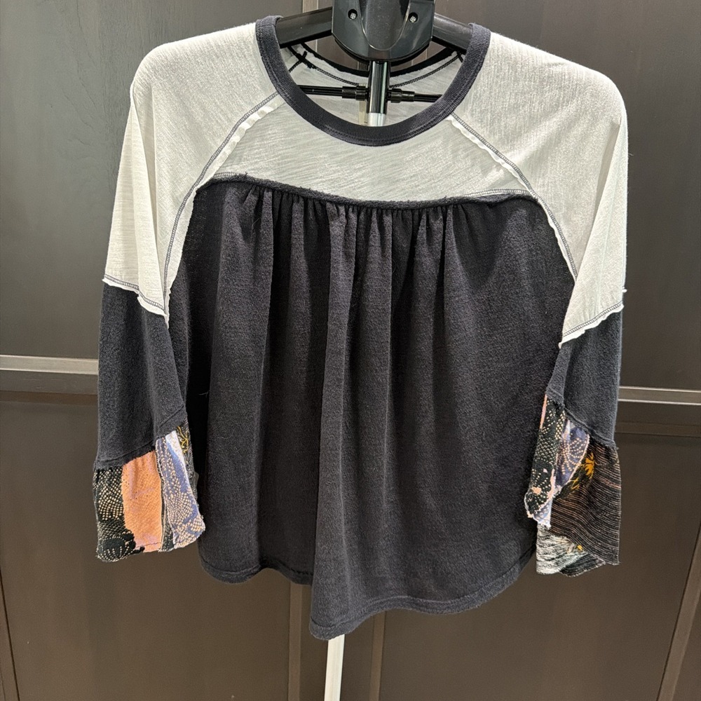 We The Free Long Sleeve Batwing Boho Top Shirt Black White Peach Pink Small 649